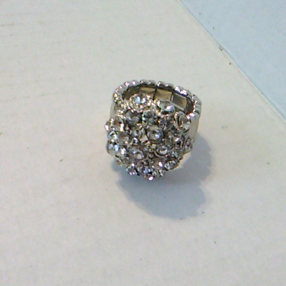 Nwt Crystal Ring - Picture 6 of 6